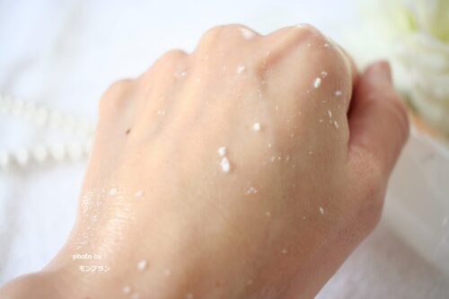 50代の首・顔のポツポツに?ぽろぽろとれる杏ジェルを正直レビュー|角質ケアの効果と使い方